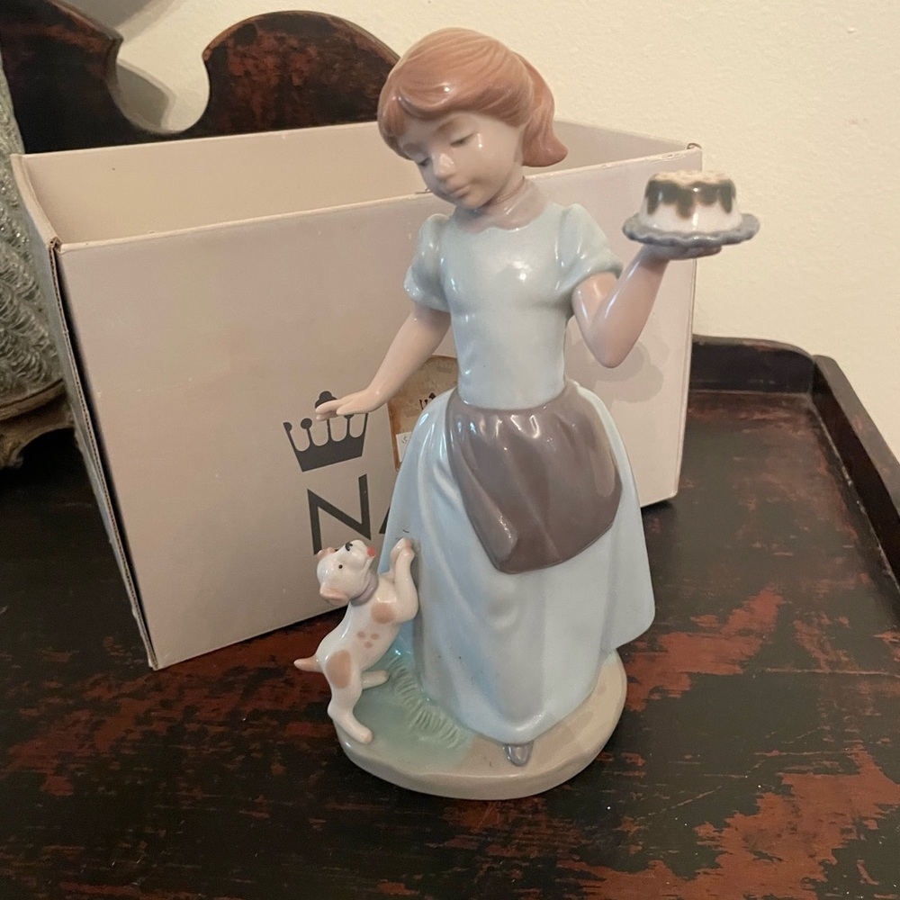 Ada Porcelain Base with Blue Markings